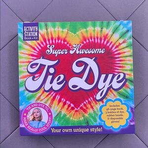 Activity Station Super Awesome Tie Dye Kit - Multicolor